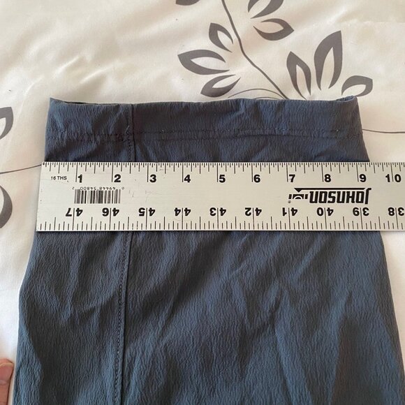 Mountain Hardwear size Women's 10/32 Gray Cargo Stretchy Hiking Outdoors Pants - Picture 6 of 11